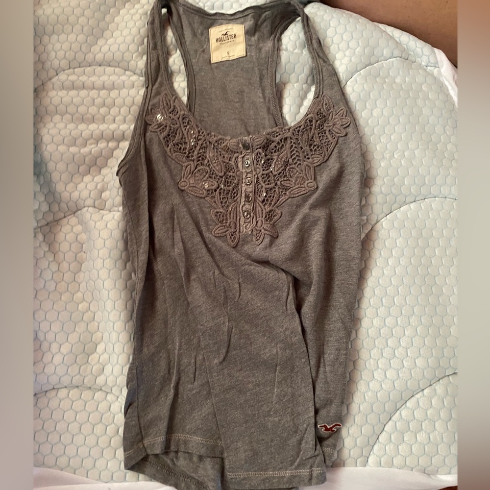 Gray hollister tank with lace